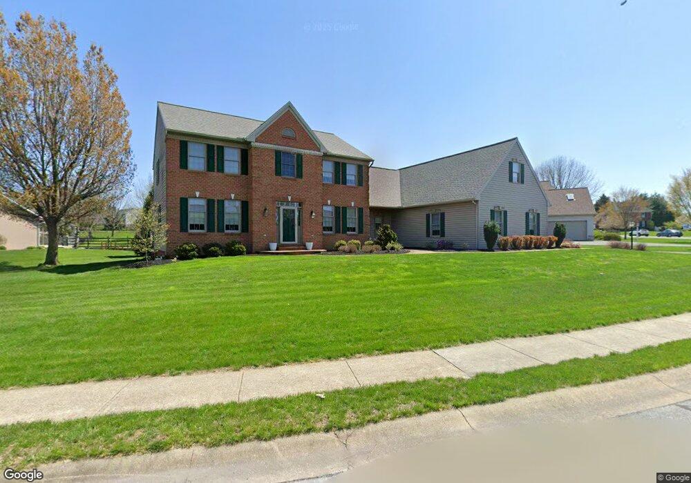 421 Spring Hollow Dr, New Holland, PA 17557 - photo 1