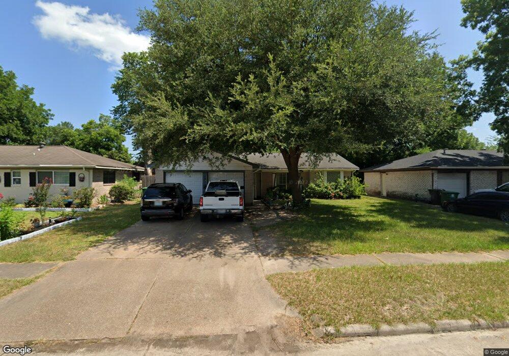 1310 Rim Rock Dr, Houston, TX 77088 - photo 1