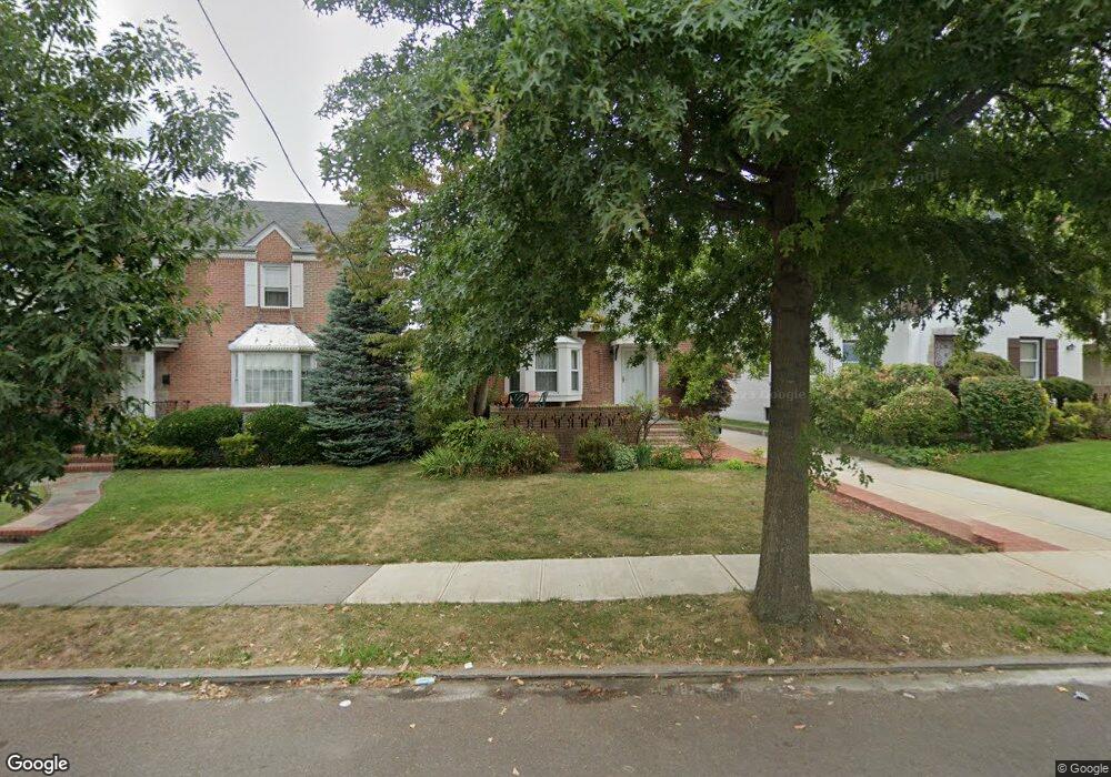 8043 Chevy Chase St, Jamaica, NY 11432 - photo 1