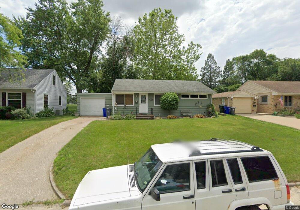 2204 Chandler St SW, Cedar Rapids, IA 52404 - photo 1