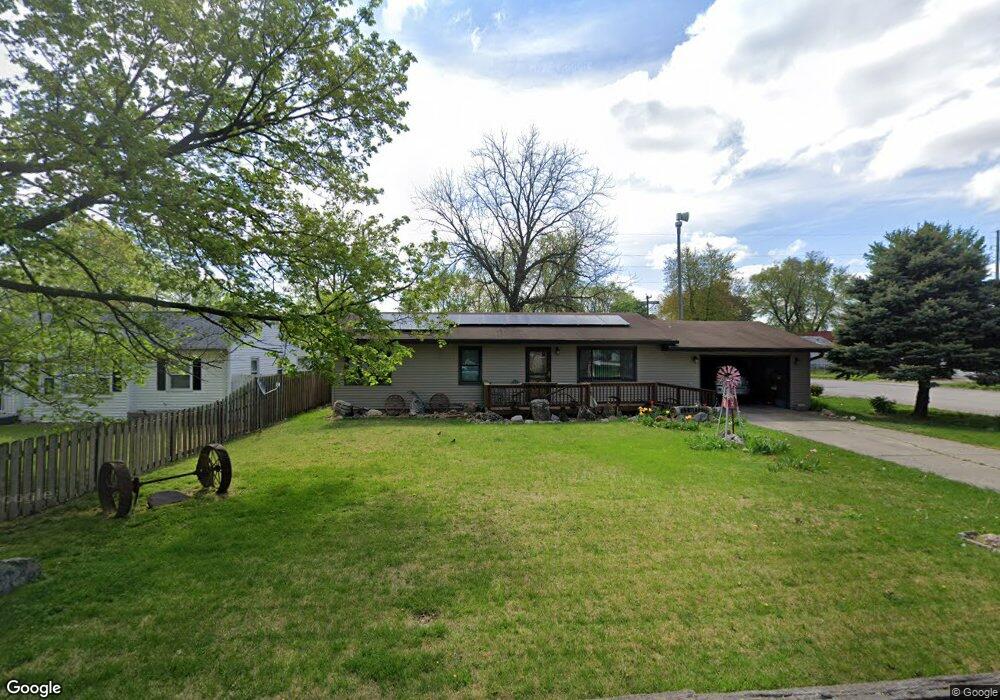 1608 N Kankakee St, Lincoln, IL 62656 - photo 1