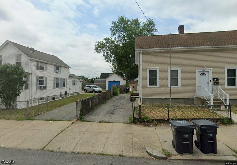 223 Meadow St, Pawtucket, RI 02860 - photo 1