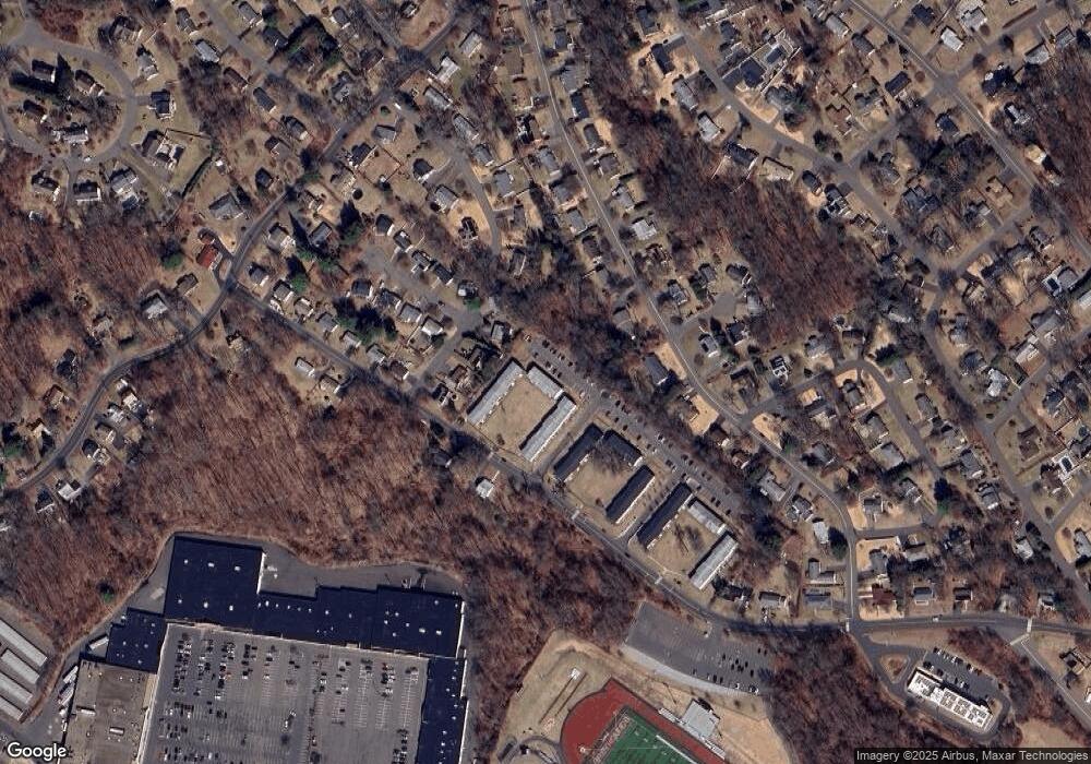 617 Millville Ave unit 8-2, Naugatuck, CT 06770 - photo 1