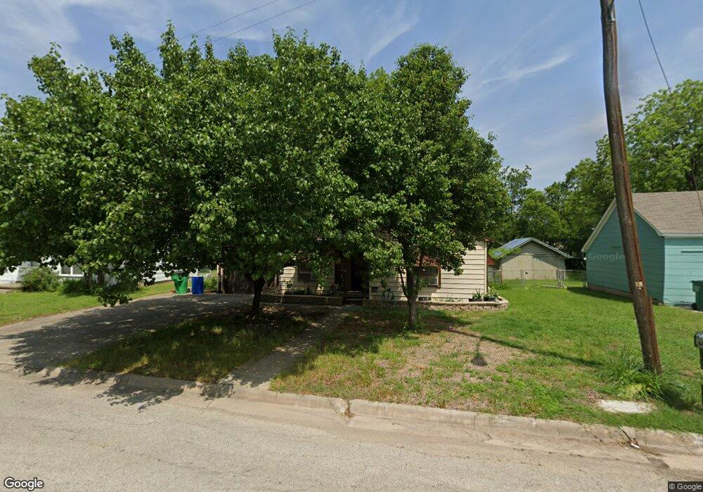 1816 Buck St, Gainesville, TX 76240 - photo 1