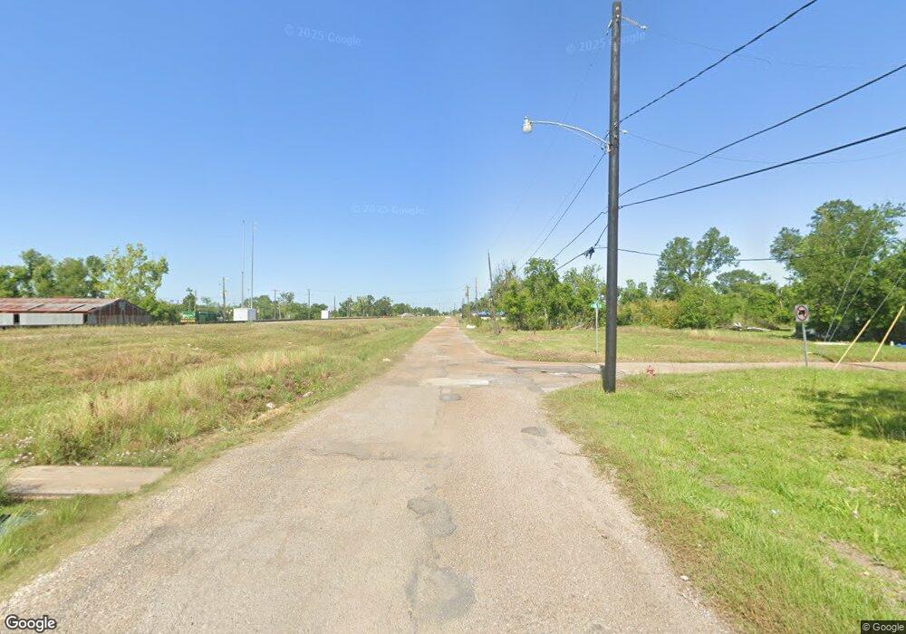 715 N Railroad Ave, Lake Charles, LA 70601 - photo 1