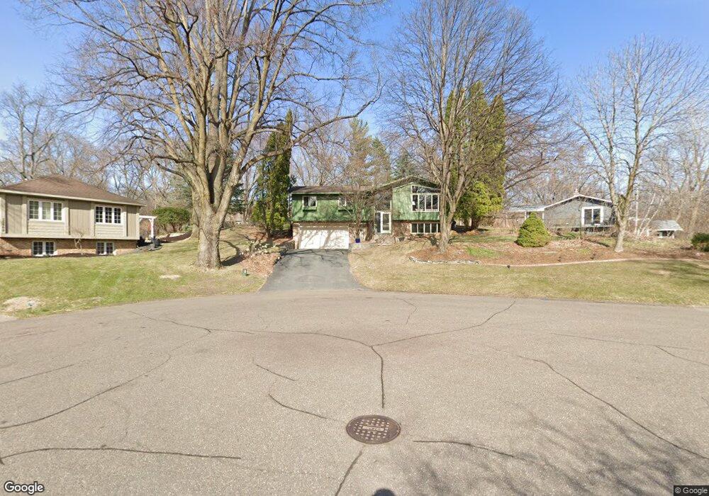 15408 Highland Lawns Ct, Minnetonka, MN 55345 - photo 1