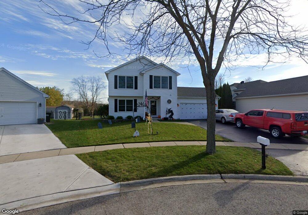 4 Lisa Ct, Lake In the Hills, IL 60156 - photo 1