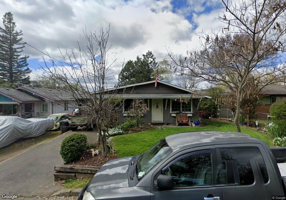 1324 NE 9th St, Grants Pass, OR 97526 - photo 1