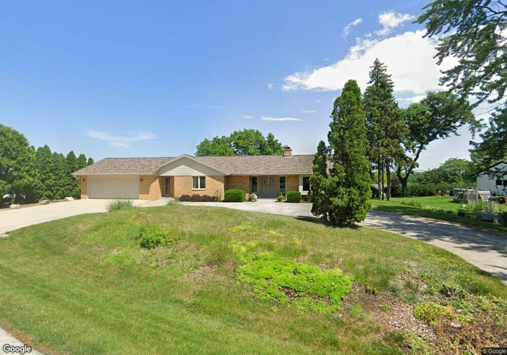 3940 Glen Echo Dr, Brookfield, WI 53005 - photo 1