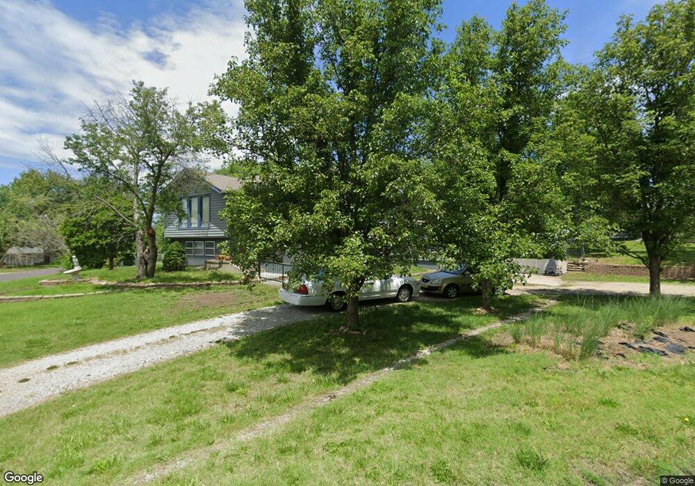 2210 SW Mission Hills Rd, Topeka, KS 66614 - photo 1