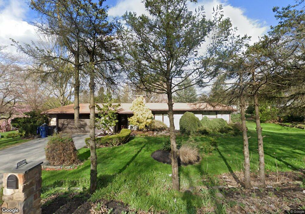 1813 Mauch Chunk Rd, Allentown, PA 18104 - photo 1