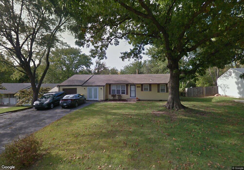 4852 Quivira Drive Ln, Shawnee, KS 66216 - photo 1