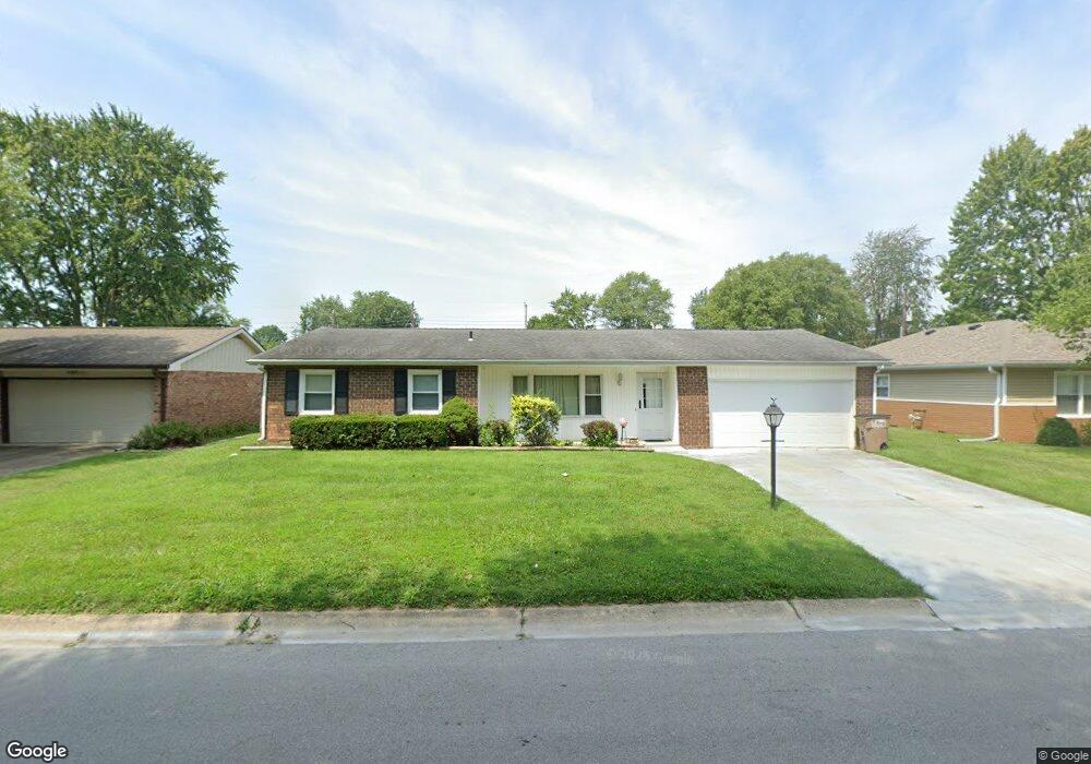 2730 Wedgewood Dr, Columbus, IN 47203 - photo 1