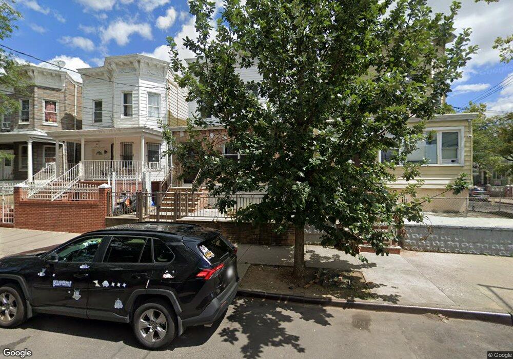 4061 Warren St, Elmhurst, NY 11373 - photo 1