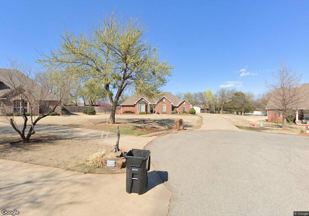 213 N Wyndemere Lakes Dr, Moore, OK 73160 - photo 1