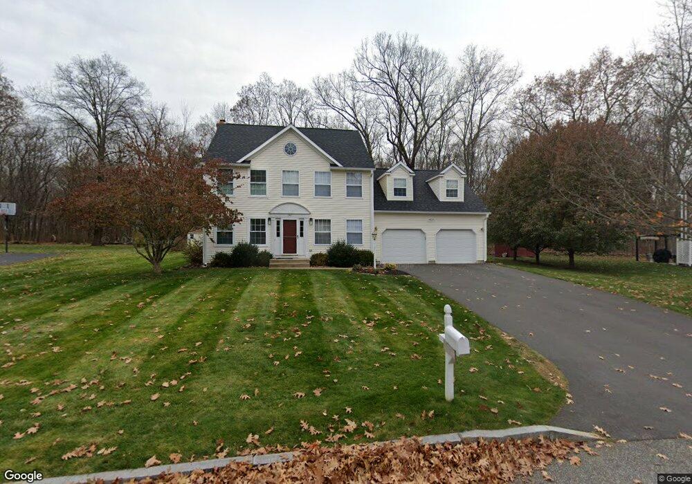 347 Meadowbrook Dr, Manchester, CT 06042 - photo 1