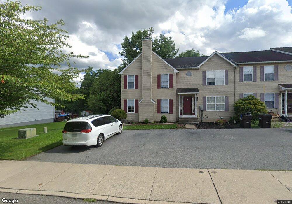 806 Cove Ct, Freemansburg, PA 18017 - photo 1