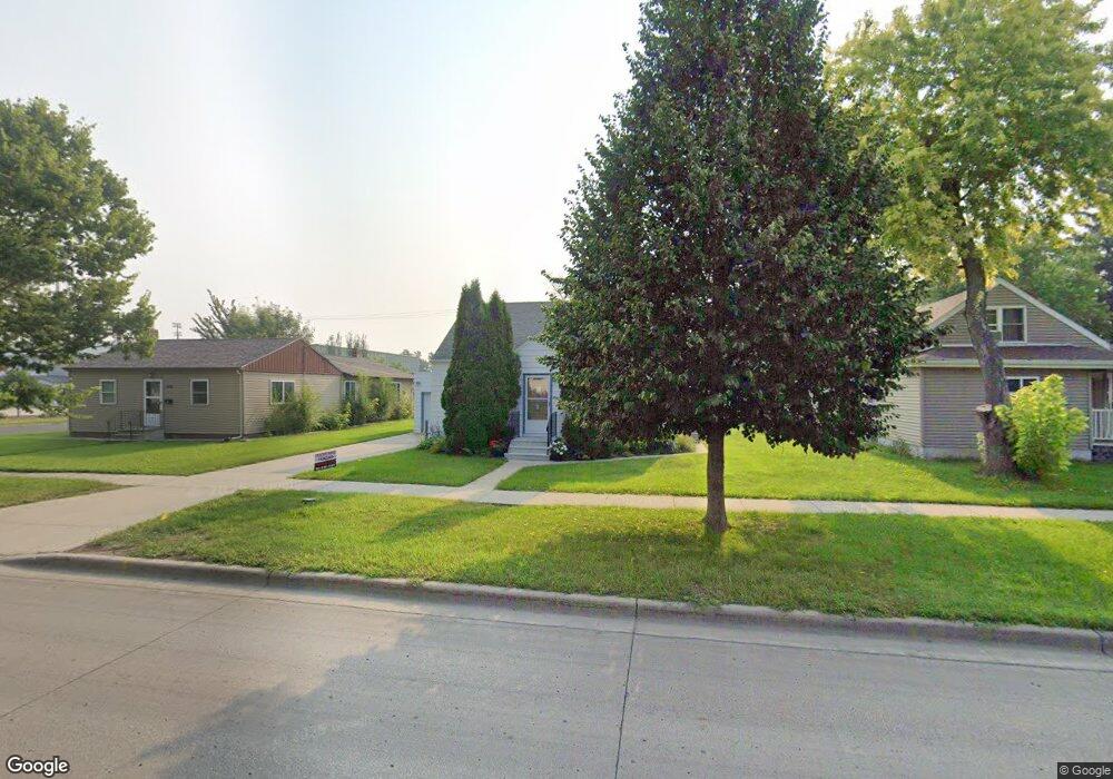 1637 10th St N, Fargo, ND 58102 - photo 1
