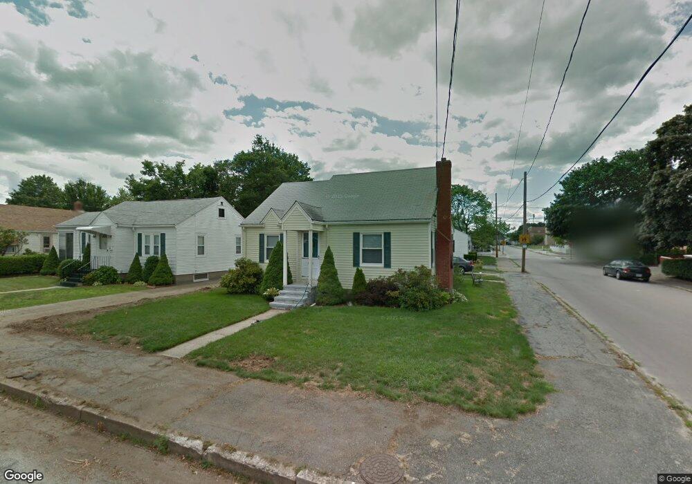 99 Edgemere Rd, Pawtucket, RI 02861 - photo 1