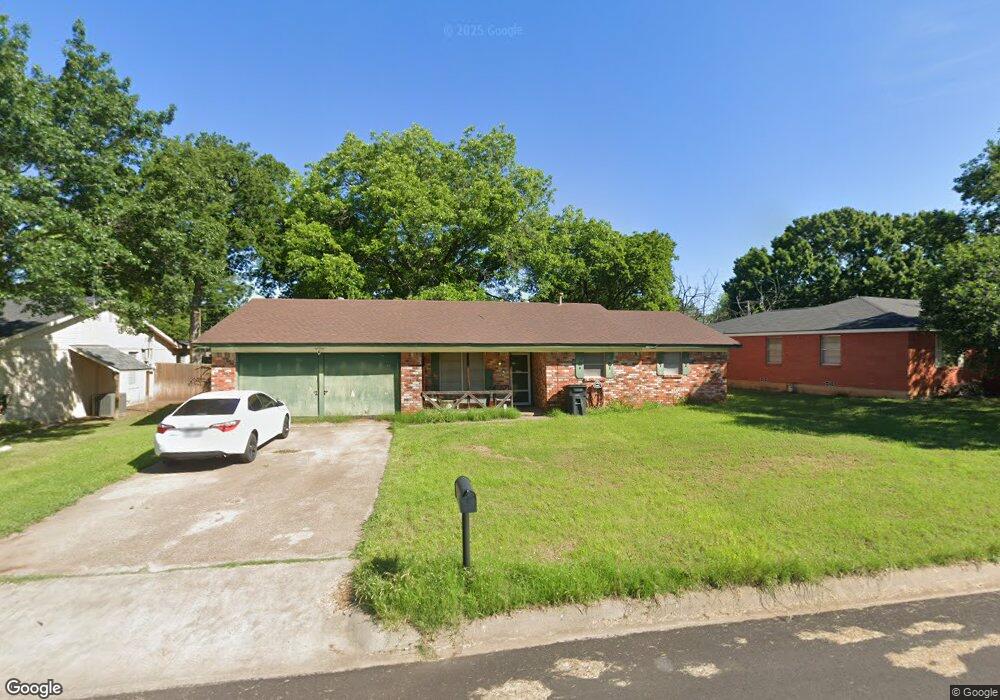 1104 Davis St, Cleburne, TX 76033 - photo 1