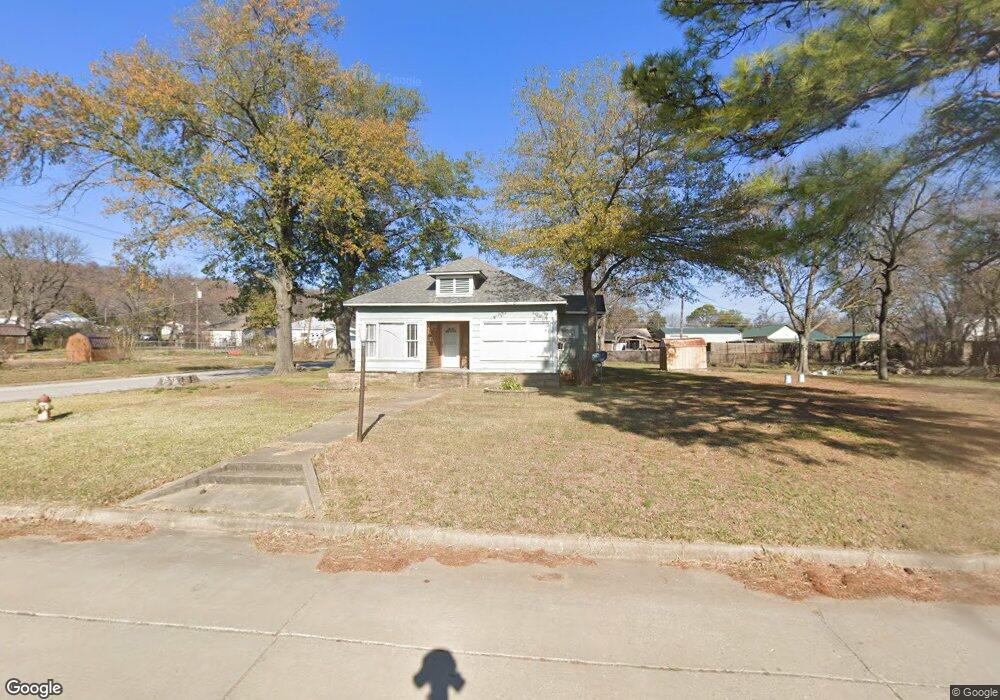 202 E Merrick St, Henryetta, OK 74437 - photo 1