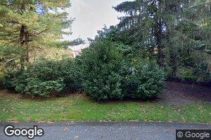 8 Forte Dr, Old Westbury, NY 11568