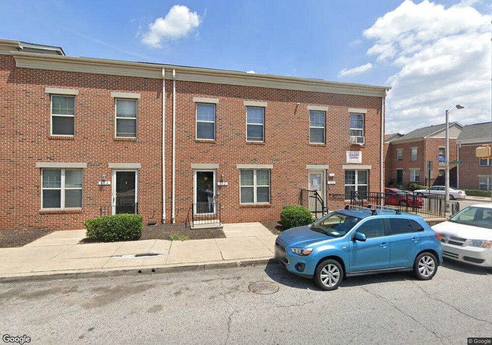 802 W Saratoga St, Baltimore, MD 21201 - photo 1