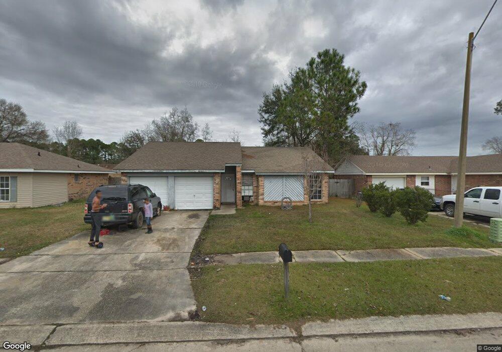 1911 Wellington Ln, Slidell, LA 70461 - photo 1