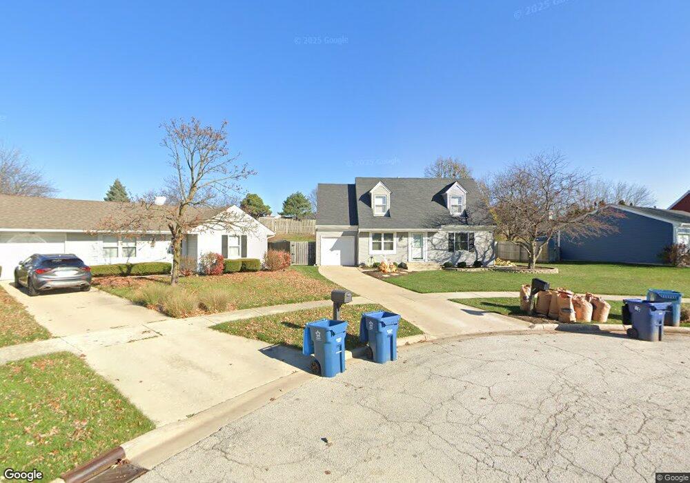 932 Shady Ln, Aurora, IL 60506 - photo 1