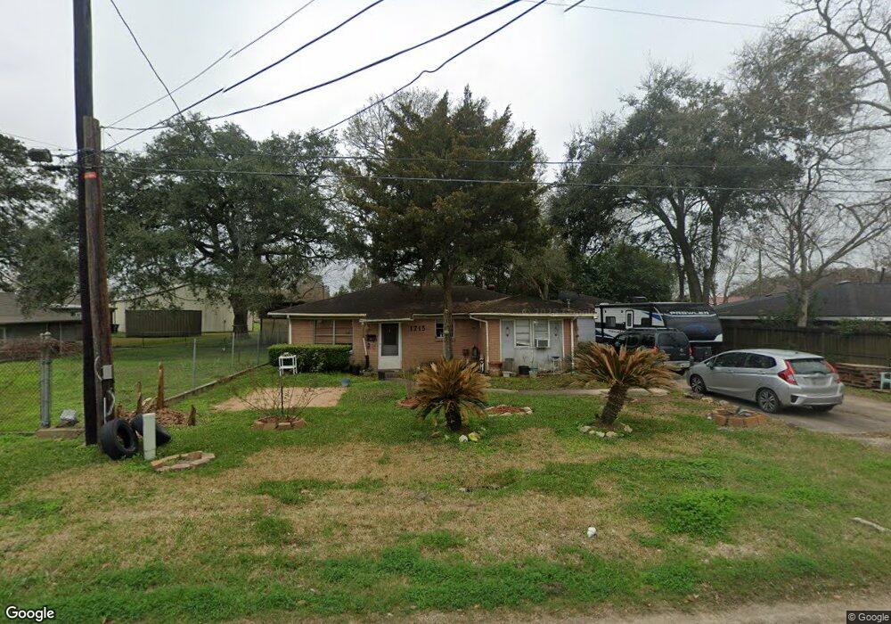 1715 W Lang St, Alvin, TX 77511 - photo 1