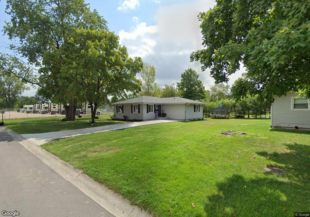 526 Maple St, Berne, IN 46711 - photo 1