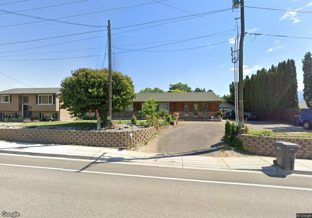 1204 10th St NE, East Wenatchee, WA 98802 - photo 1