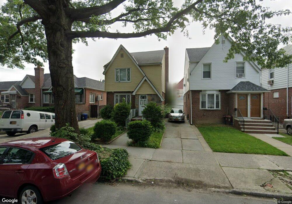 4534 Utopia Pkwy, Flushing, NY 11358 - photo 1