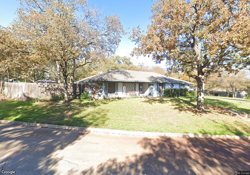 2844 Stephanie Ln, Hurst, TX 76054 - photo 1