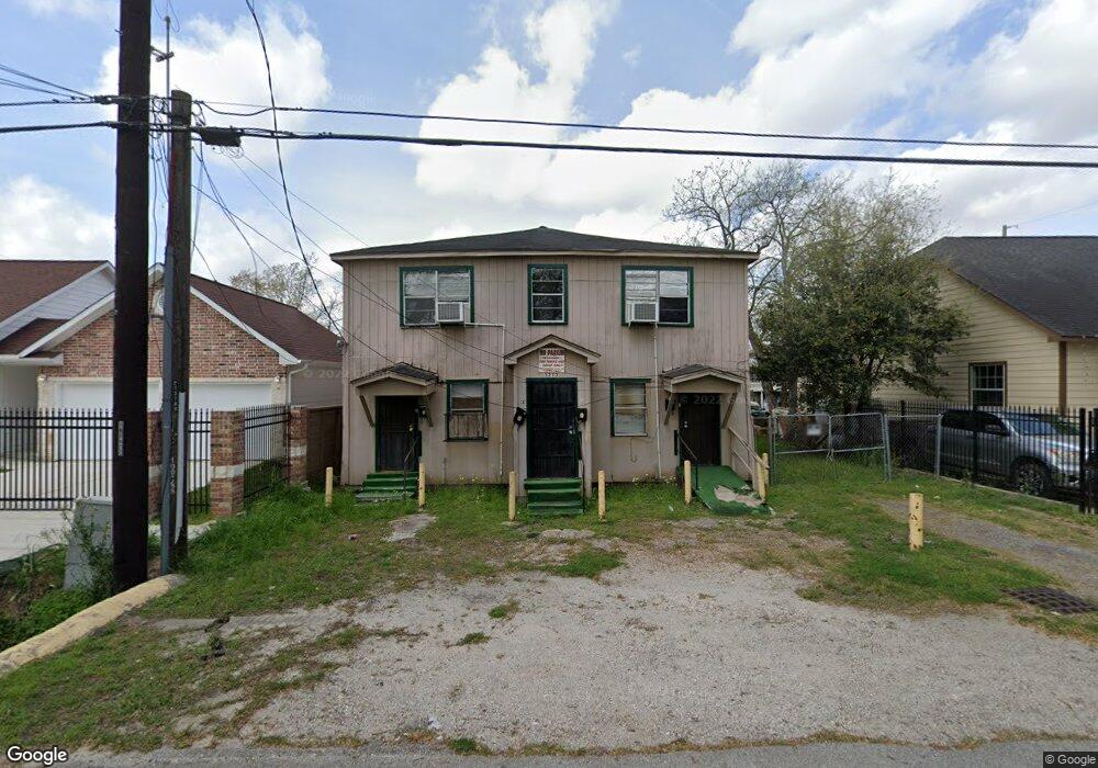 3213 Des Chaumes St unit 4, Houston, TX 77026 - photo 1