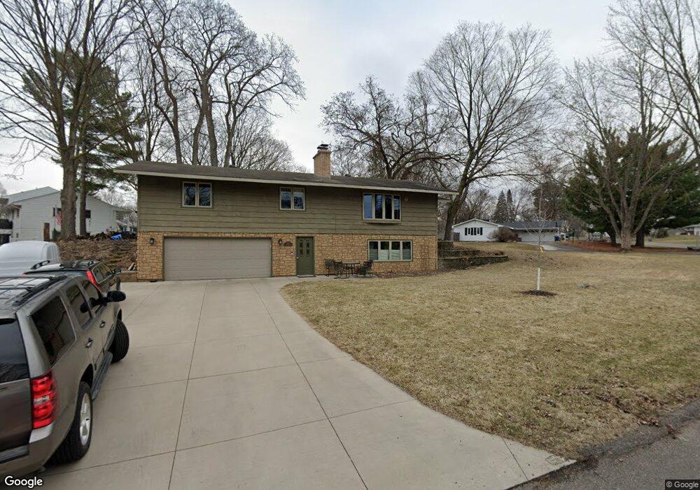 5257 Michaele Ln, Minnetonka, MN 55345 - photo 1