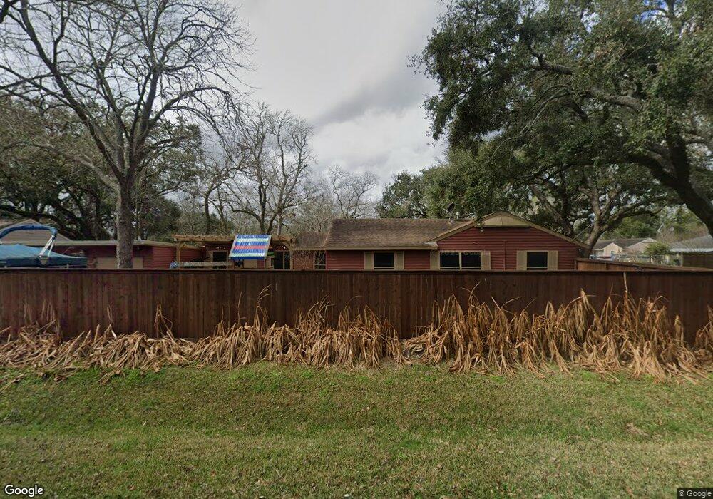 225 Mclemore Dr, Alvin, TX 77511 - photo 1