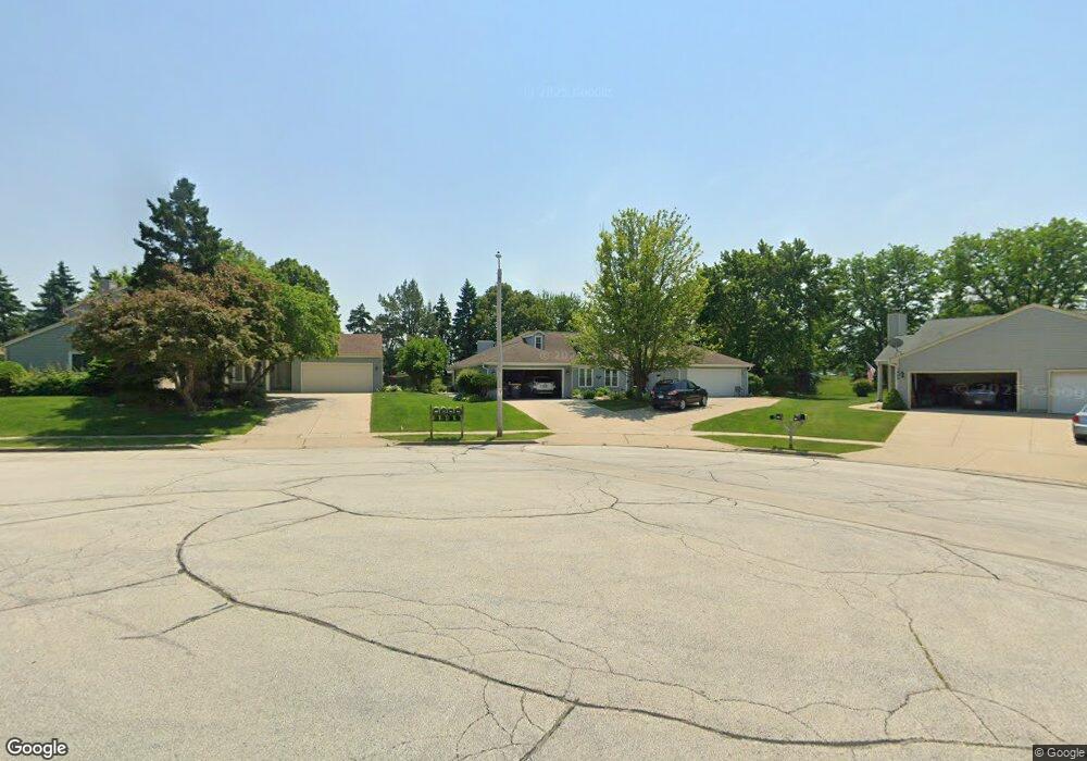 1603 Stardust Dr, Waukesha, WI 53186 - photo 1