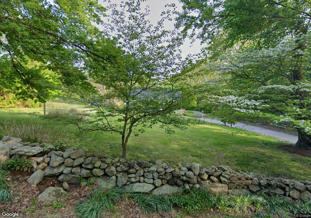 220 Hoydens Ln, Fairfield, CT 06824 - photo 1