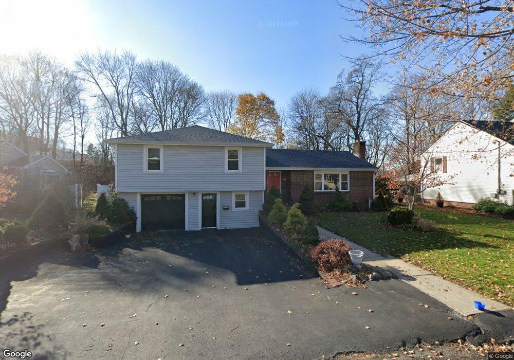 98 Hathaway Cir unit 1, Arlington, MA 02476 - photo 1