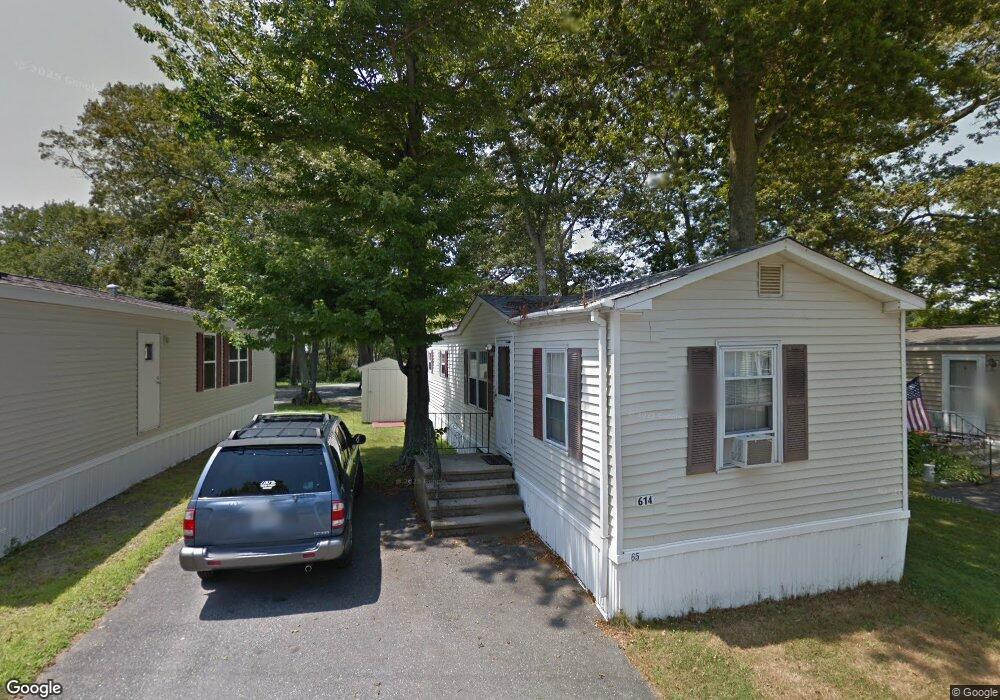 614 Forest Ave, Middletown, RI 02842 - photo 1