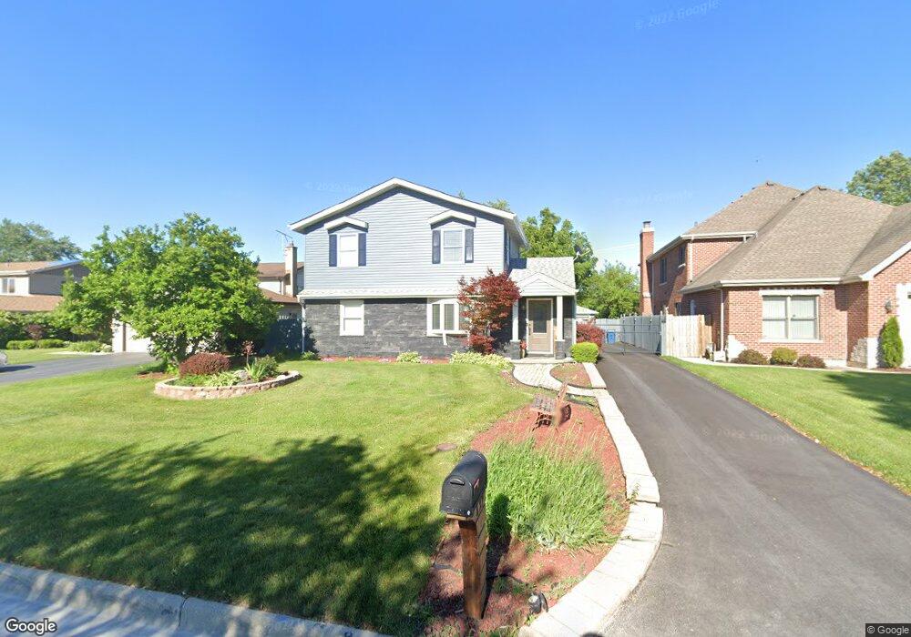 639 N Willow Rd, Elmhurst, IL 60126 - photo 1