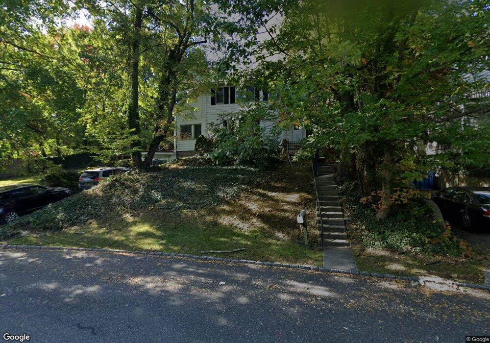 260 Shoreward Dr, Great Neck, NY 11021 - photo 1