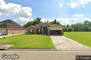 5321 Faulkner Dr, Darrow, LA 70725