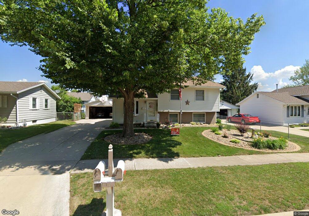 1112 Lilac Ln, Cedar Falls, IA 50613 - photo 1