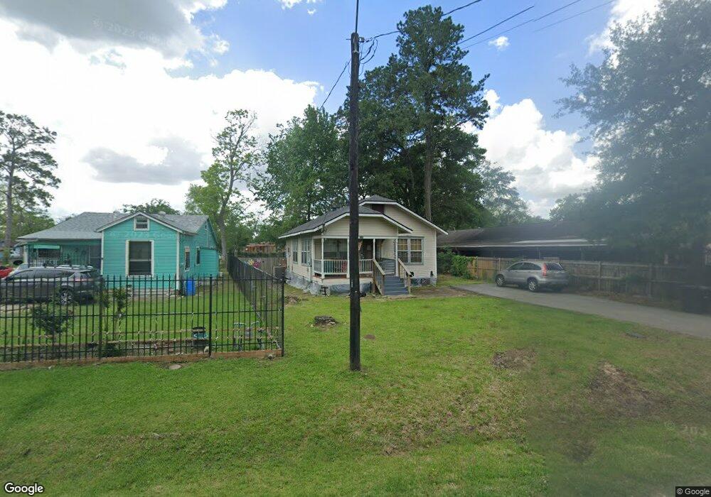 1228 Sadler St, Houston, TX 77022 - photo 1