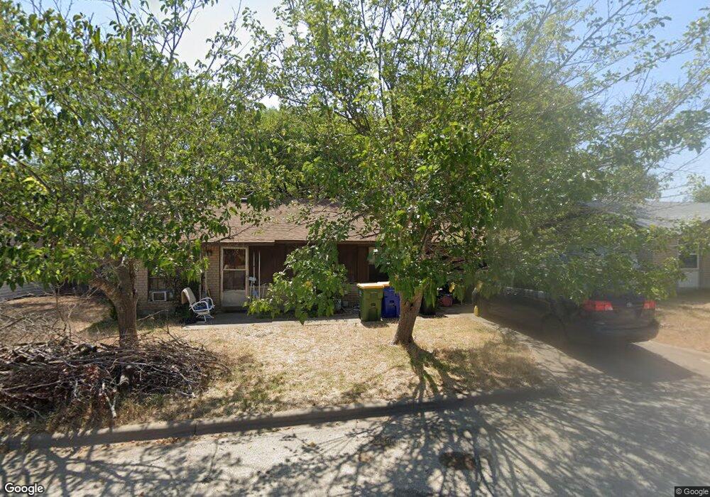 909 Pamela Ave, Troy, TX 76579 - photo 1