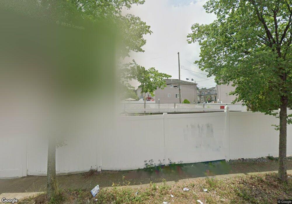 84 Lyceum Ct, Staten Island, NY 10310 - photo 1