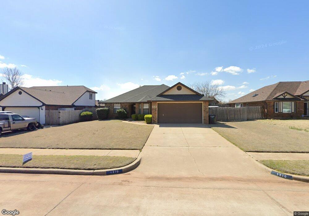 1316 Northridge Rd, Moore, OK 73160 - photo 1