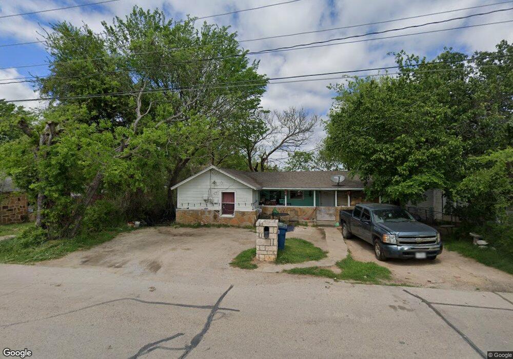 806 W Oak St, Weatherford, TX 76086 - photo 1